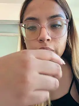 BabyCinnamon1 online show from May 29, 2026, 5:55 pm