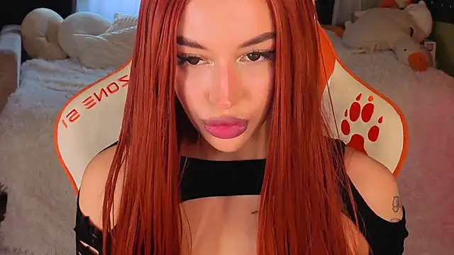 Snapshot of Regina_Amour chatting on June 28, 2026, 1:17 pm Regina Amour online show from June 28, 2026, 1:17 pm