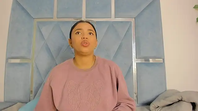Snapshot of Lucy_asm chatting on July 1, 2026, 1:13 pm Lucy asm online show from July 1, 2026, 1:13 pm