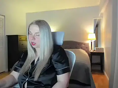 Snapshot of Laviora chatting on June 18, 2026, 5:51 am Laviora online show from June 18, 2026, 5:51 am