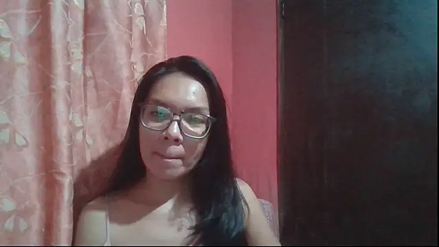Snapshot of mamacitttaa chatting on July 4, 2026, 12:55 pm mamacitttaa online show from July 4, 2026, 12:55 pm