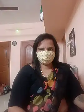 Snapshot of pirainilla chatting on June 11, 2026, 5:11 pm pirainilla online show from June 11, 2026, 5:11 pm