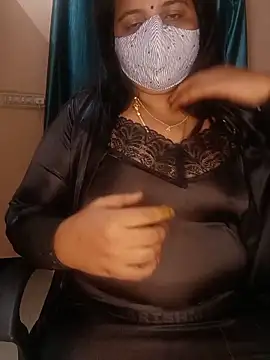 Snapshot of pirainilla chatting on June 12, 2026, 5:34 pm pirainilla online show from June 12, 2026, 5:34 pm