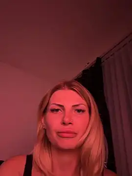 Snapshot of Hailey_amour chatting on May 12, 2026, 7:22 pm Hailey amour online show from May 12, 2026, 7:22 pm