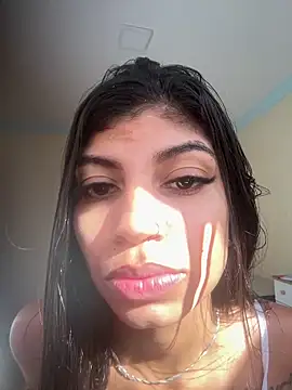 bruna carvalhohott online show from June 2, 2026, 6:21 pm