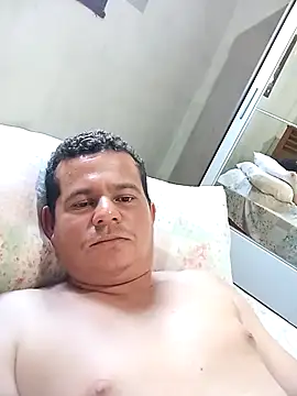 P1ul0Henrique online show from May 12, 2026, 6:16 pm