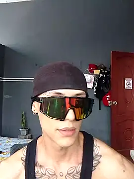 Snapshot of maxwell_crazy1 chatting on May 24, 2026, 5:29 pm maxwell crazy1 online show from May 24, 2026, 5:29 pm