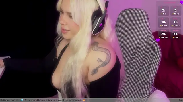 Snapshot of NinnaVoss chatting on July 22, 2026, 6:49 am NinnaVoss online show from July 22, 2026, 6:49 am