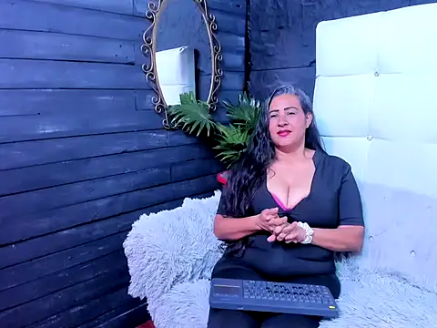 Snapshot of Victoria_kyler chatting on May 13, 2026, 2:47 pm Victoria kyler online show from May 13, 2026, 2:47 pm