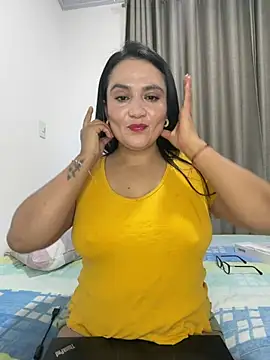 Snapshot of rousee69_ chatting on June 1, 2026, 11:17 pm rousee69 online show from June 1, 2026, 11:17 pm