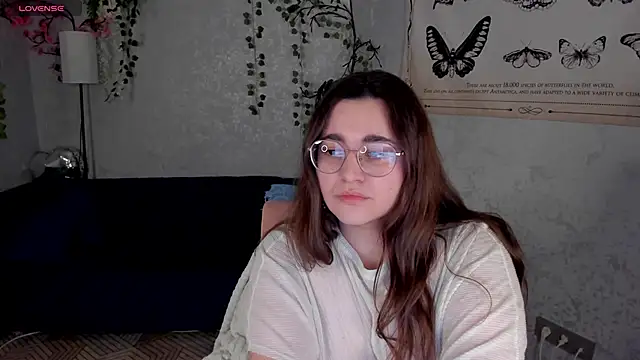 Snapshot of Ayleen_Gece chatting on May 18, 2026, 4:07 am Ayleen Gece online show from May 18, 2026, 4:07 am