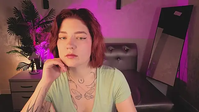 Nikki Gringer online show from June 5, 2026, 1:01 am