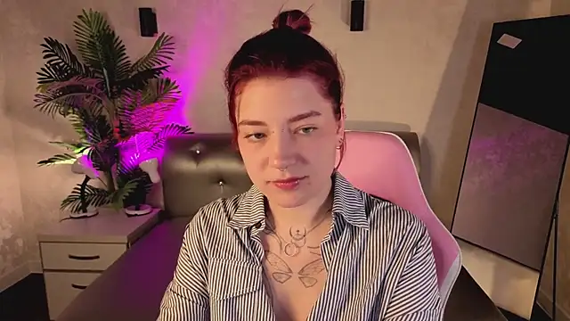 Nikki Gringer online show from June 10, 2026, 1:28 am