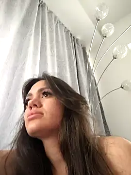 Snapshot of Hannabuba chatting on May 16, 2026, 3:33 pm Hannabuba online show from May 16, 2026, 3:33 pm