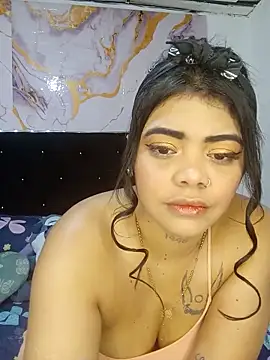 Snapshot of luxuryluna chatting on May 18, 2026, 11:10 pm luxuryluna online show from May 18, 2026, 11:10 pm