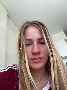 Snapshot of AnnaMist_ chatting on July 10, 2026, 5:56 am AnnaMist online show from July 10, 2026, 5:56 am