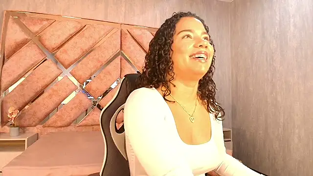 Snapshot of TamaraaHoney chatting on May 15, 2026, 12:34 pm TamaraaHoney online show from May 15, 2026, 12:34 pm