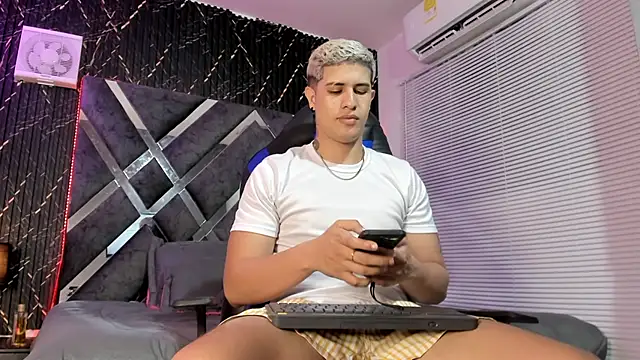 dominic connor online show from June 1, 2026, 3:19 am