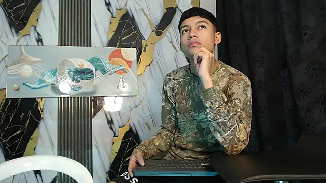KING LOVERS1 online show from June 30, 2026, 1:23 pm