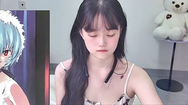 Snapshot of Evil-Bunny007 chatting on June 5, 2026, 12:00 pm Evil-Bunny007 online show from June 5, 2026, 12:00 pm