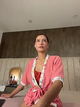 GlamKittenXXX online show from May 15, 2026, 2:24 pm