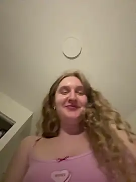 pr1ncess mads17 online show from May 15, 2026, 11:23 pm