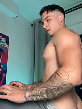 Snapshot of Jamess_White chatting on June 9, 2026, 11:38 pm Jamess White online show from June 9, 2026, 11:38 pm