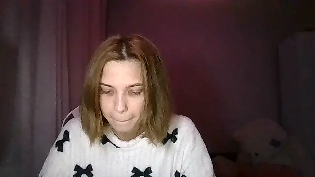 Snapshot of MiraLaPics chatting on June 6, 2026, 10:25 pm MiraLaPics online show from June 6, 2026, 10:25 pm