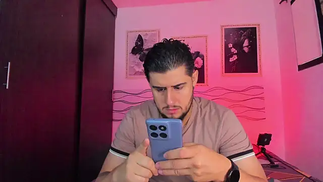 Snapshot of Ryan_evannss_ chatting on May 22, 2026, 1:06 pm Ryan evannss online show from May 22, 2026, 1:06 pm