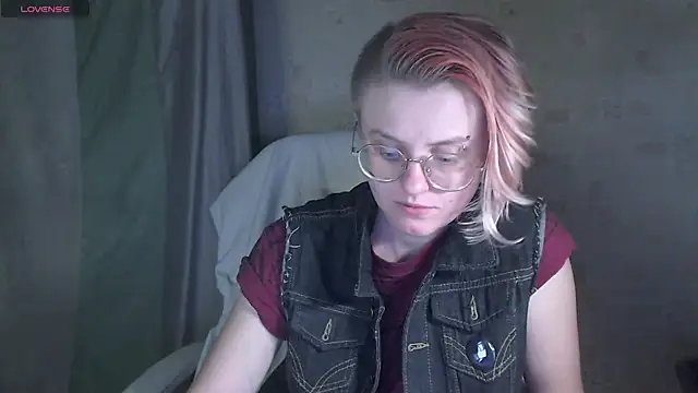 Snapshot of __Freya___ chatting on July 17, 2026, 1:07 pm Freya online show from July 17, 2026, 1:07 pm