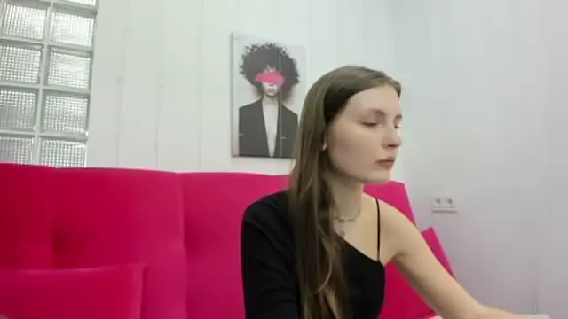 Snapshot of Shyly__Lisa chatting on June 28, 2026, 8:20 am Shyly Lisa online show from June 28, 2026, 8:20 am