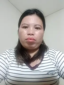 -Yeyi- online show from June 3, 2026, 11:57 am