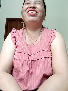 -Yeyi- online show from June 22, 2026, 3:25 am