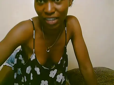 cute tasha2 online show from June 1, 2026, 4:09 pm