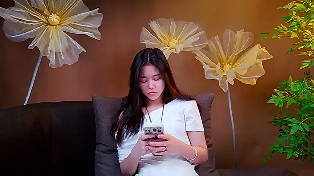 yu598188 online show from June 12, 2026, 3:05 am