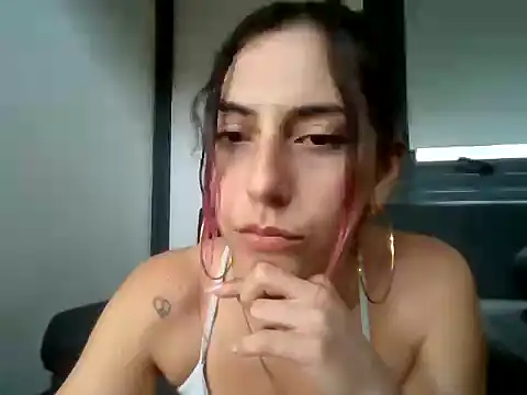 Snapshot of LatinDolliee chatting on July 13, 2026, 6:22 pm LatinDolliee online show from July 13, 2026, 6:22 pm