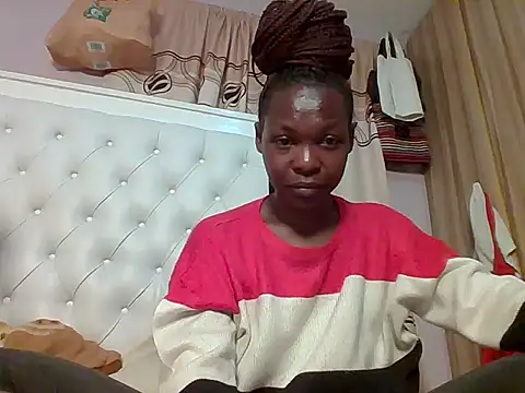 sweetlunah online show from May 15, 2026, 4:36 pm