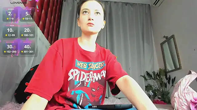 Snapshot of SummerLilaa chatting on June 10, 2026, 4:56 am SummerLilaa online show from June 10, 2026, 4:56 am
