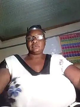 Snapshot of Judith123 chatting on July 9, 2026, 3:32 am Judith123 online show from July 9, 2026, 3:32 am
