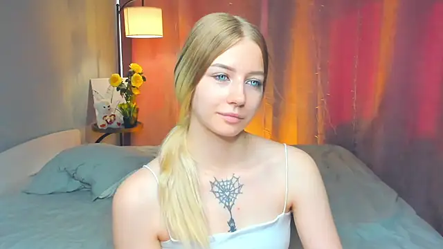 Snapshot of DeniseMekus chatting on July 20, 2026, 8:06 am DeniseMekus online show from July 20, 2026, 8:06 am
