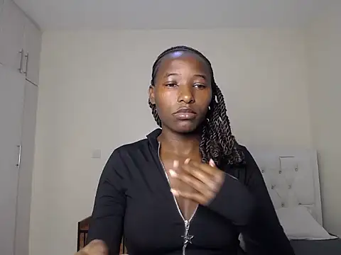 Snapshot of Ebonyqueen111 chatting on June 16, 2026, 11:24 am Ebonyqueen111 online show from June 16, 2026, 11:24 am