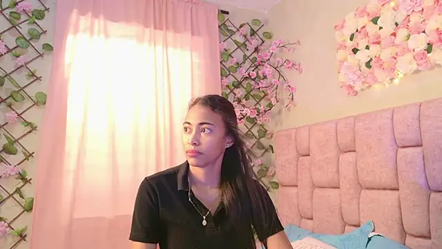 Snapshot of TaylorCollins chatting on June 1, 2026, 1:13 pm TaylorCollins online show from June 1, 2026, 1:13 pm