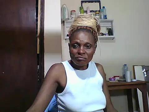 Ebonyqueen4 online show from June 1, 2026, 7:04 pm