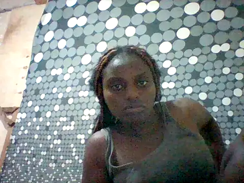 liligal online show from June 18, 2026, 8:57 pm