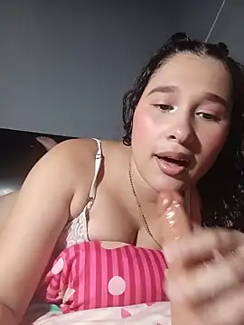 LittleSweetZoe online show from June 9, 2026, 1:39 am