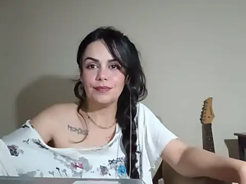 Snapshot of Aura_Catherine chatting on June 14, 2026, 7:43 am Aura Catherine online show from June 14, 2026, 7:43 am