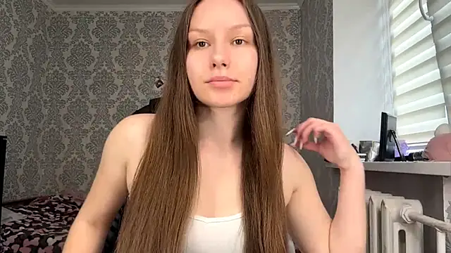 ShaylaChong online show from June 18, 2026, 7:30 am