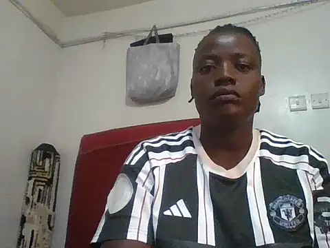 yourdreamgirlT online show from July 15, 2026, 2:11 pm