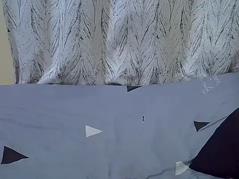 Snapshot of petite_pretti chatting on June 3, 2026, 2:19 pm petite pretti online show from June 3, 2026, 2:19 pm