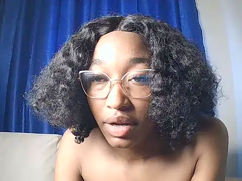 Snapshot of pinky_aura22 chatting on June 14, 2026, 10:39 am pinky aura22 online show from June 14, 2026, 10:39 am